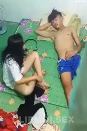 Hai anh em học cấp 2 khi bố mẹ vắng nhà Sexdiary